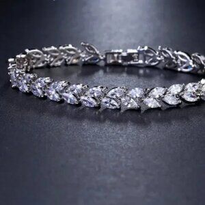18k White Gold plated Swarovski Women's marquise bracelet